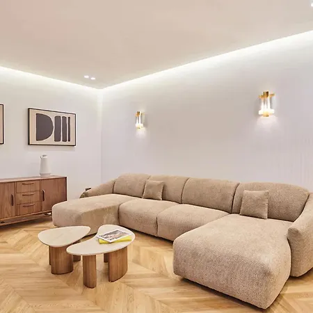 Modern 2 Bedrooms Center Of شقة باريس