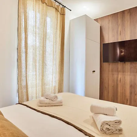 Modern 2 Bedrooms Center Of *